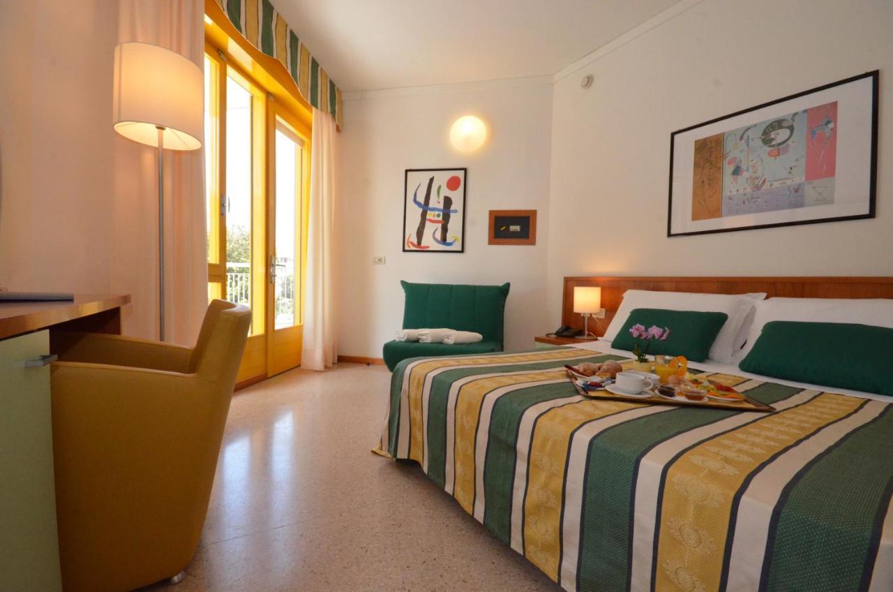 Hotel Luna Bibione Esterno foto