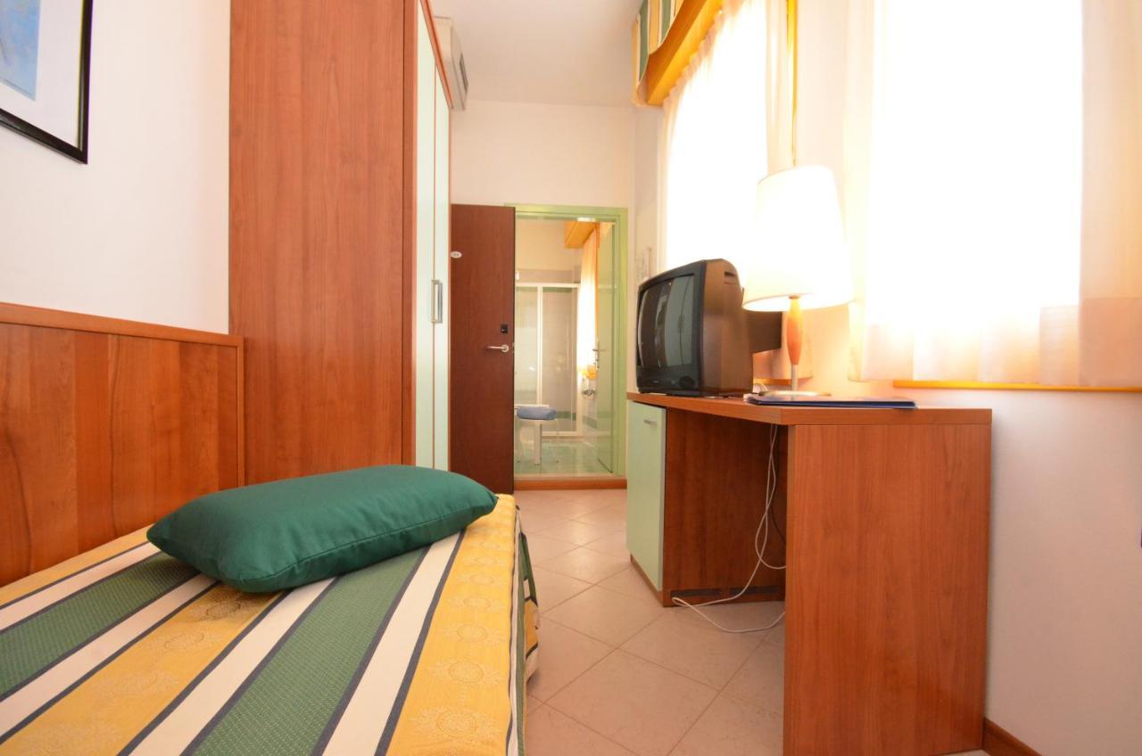 Hotel Luna Bibione Esterno foto