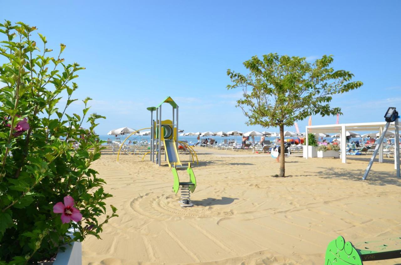Hotel Luna Bibione Esterno foto