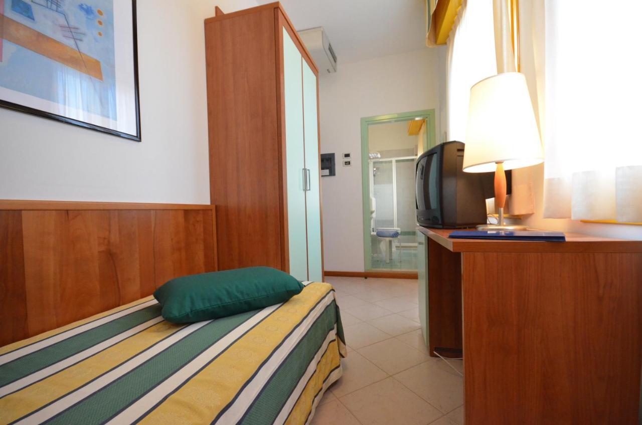 Hotel Luna Bibione Esterno foto