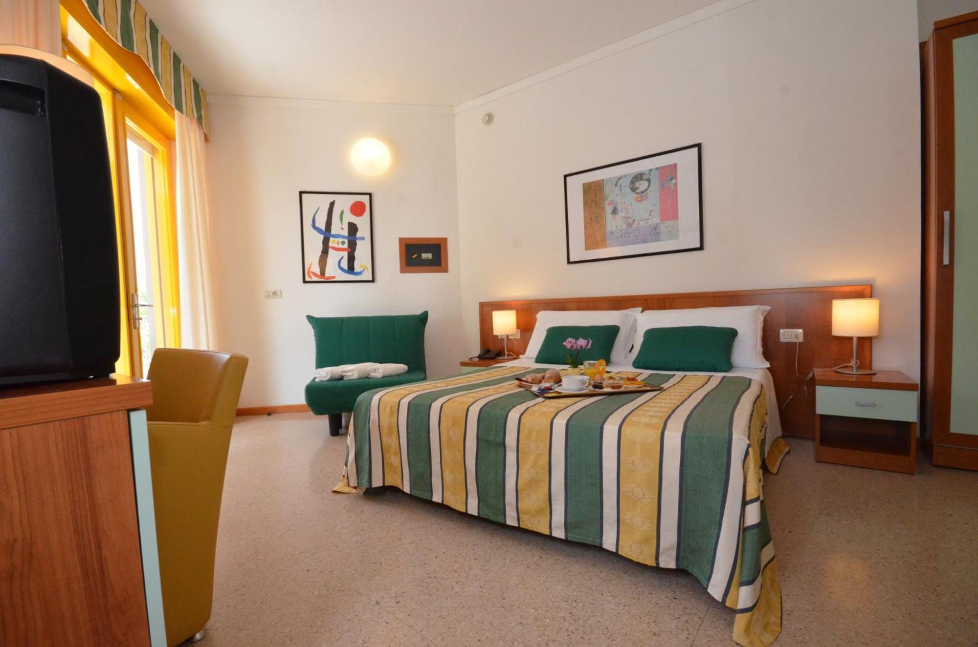 Hotel Luna Bibione Esterno foto