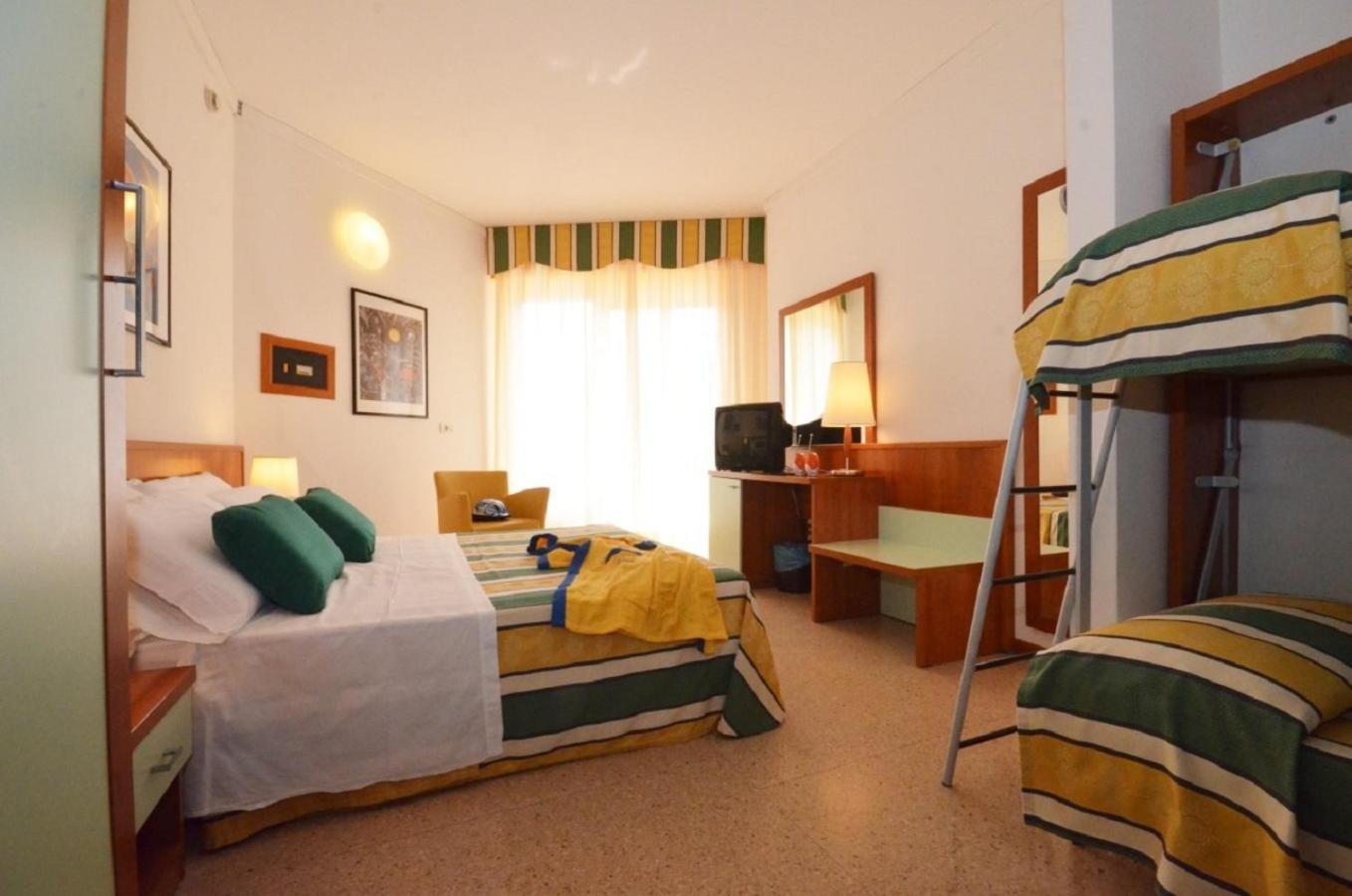 Hotel Luna Bibione Esterno foto